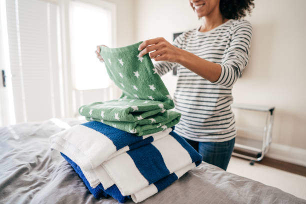 Symbolism of folding clothes in dreams